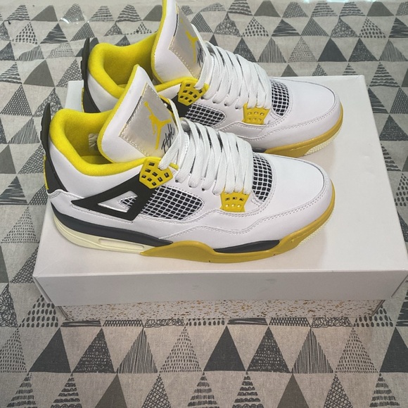 Air Jordan Aj4 Unisex Retro Sneakers White Orange Yellow - Picture 2 of 7